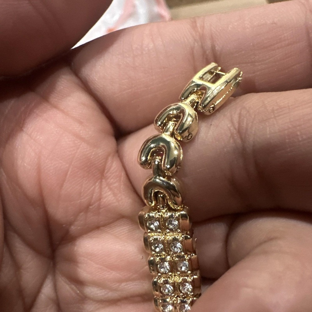 New Ladies Watch Gold Tone Teardrop Shaped Crystal Encrusted Dainty 22mm Fit 8in - Picture 9 of 11